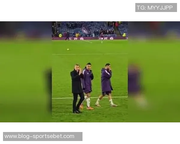 曼联训练缺席马奎尔德里赫特舍什科杰克弗莱彻积极参与展现状态